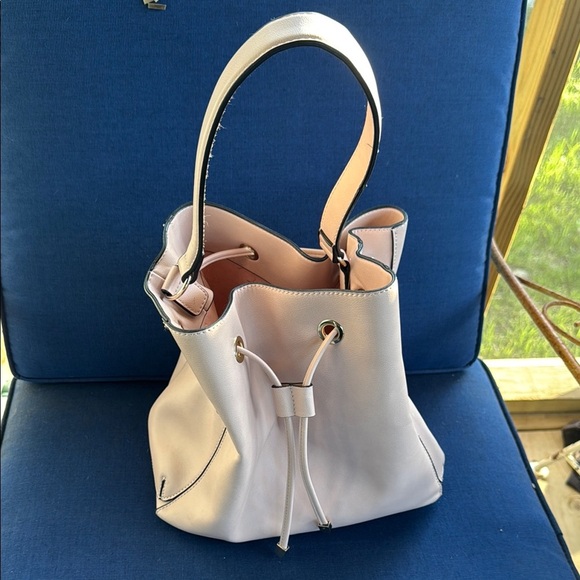 Kelly & Katie Handbags - Kelly & Katie Pink Shoulder Bag with Sophisticated Design